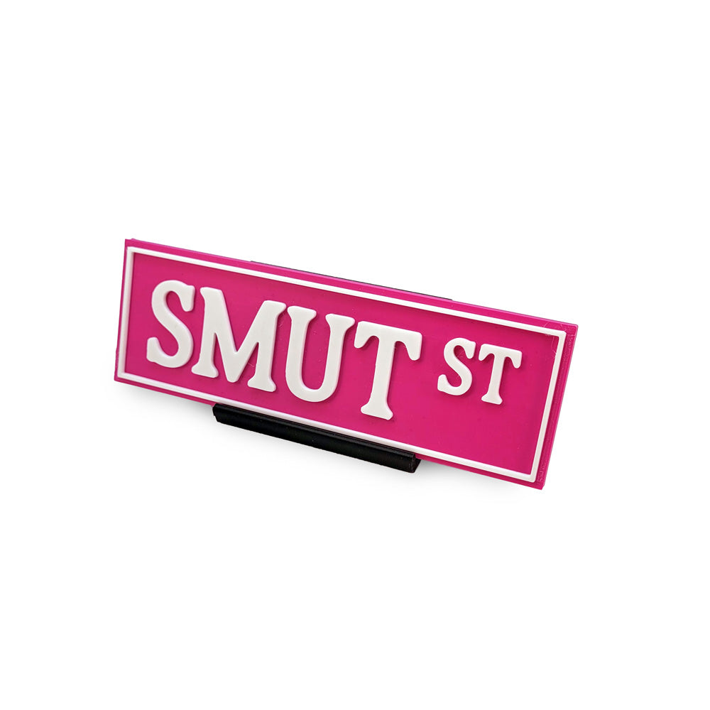 Smut St Bookshelf Sign